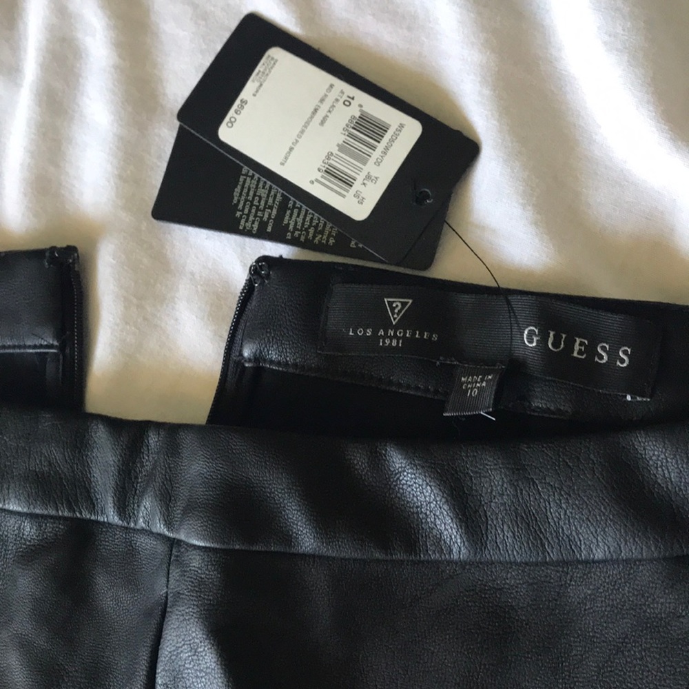 Black leather shorts Guess size 10